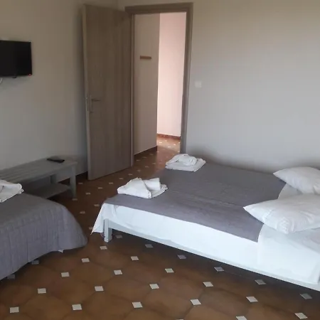 Apartment Drossia 8 *
